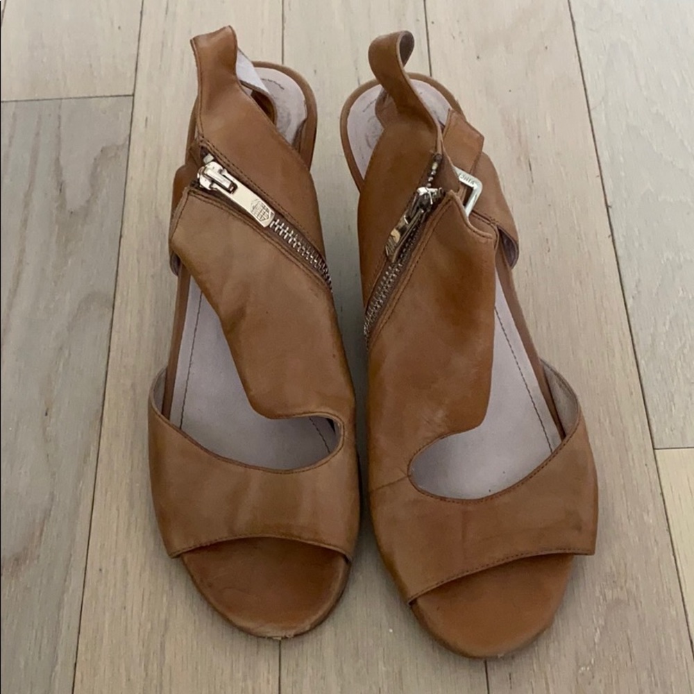 Vince camuto camel colored wedge